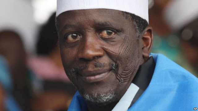 I know those behind herdsmen, farmers crisis- Bafarawa reveals Former Sokoto State Governor, Attahiru Dalhatu Bafarawa, has alleged that Nigerian politicians are behind the incessant clashes between Fulani herdsmen and farmers in the country.