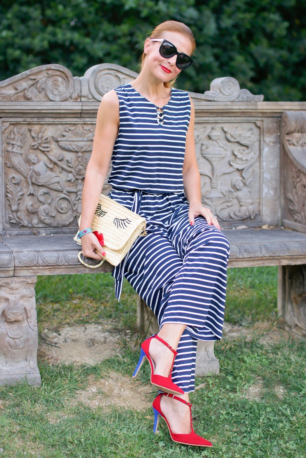 How to wear a striped overall, Pons overall from Smash!, SuperGirl StayMercury shoes on Fashion and Cookies fashion blog, fashion blogger style