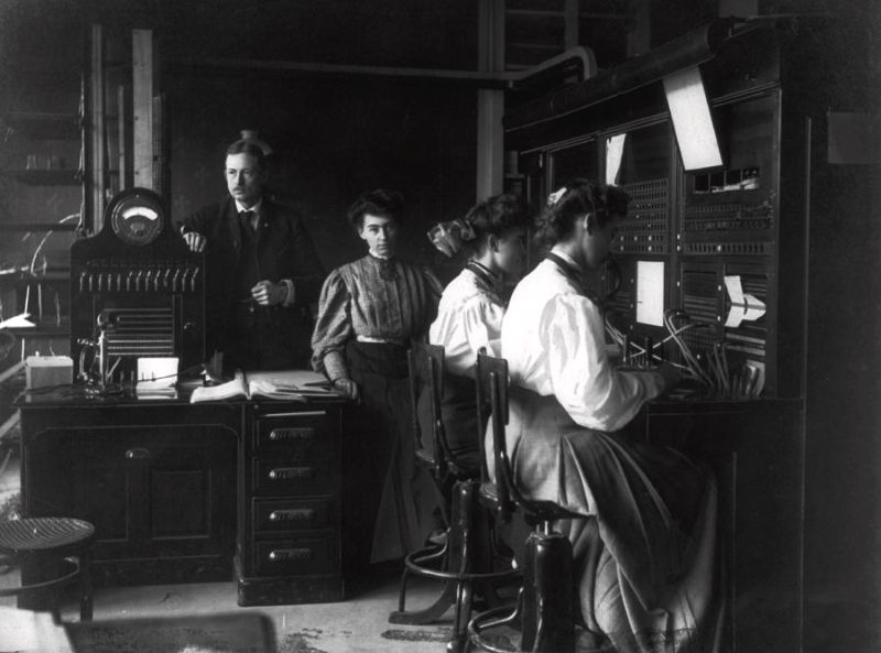 26 Amazing Photos Capture People in the Offices in the Early 20th