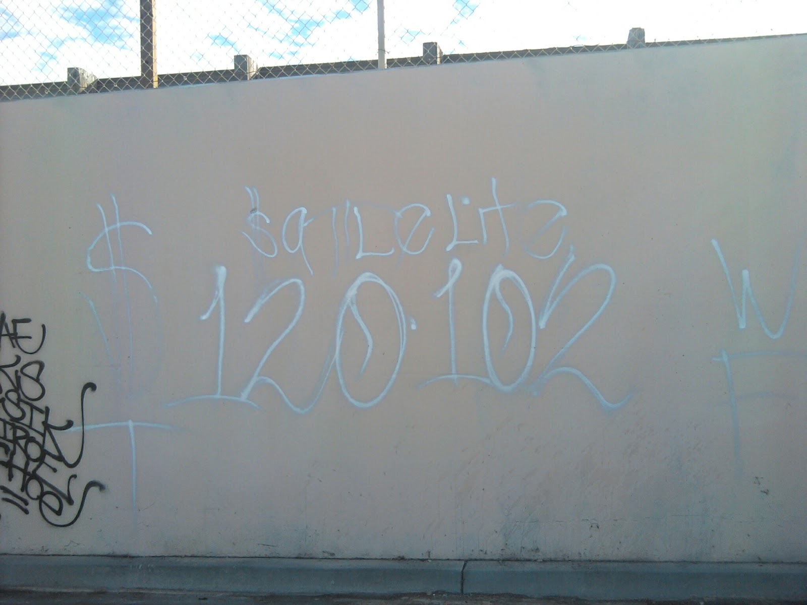 crip gangs graffiti Raymond avenue crips ( 102 street , inglewood )