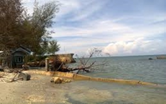 Pantai Pulo Sarok Singkil Rentan Gelombang Pasang dan Abrasi Laut