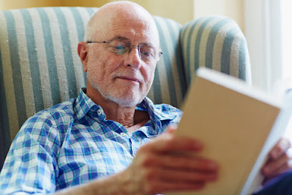 https://bristolglen.umcommunities.org/bristol-glen/5-books-for-seniors-with-dementia/