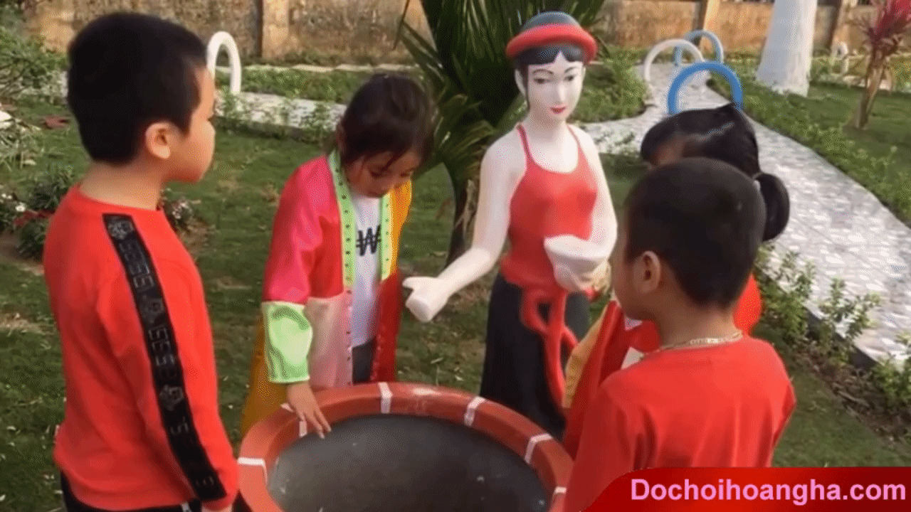 Tượng Cô Tấm Cho Bống Ăn Mô Hình Vườn Cổ Tích Mầm Non