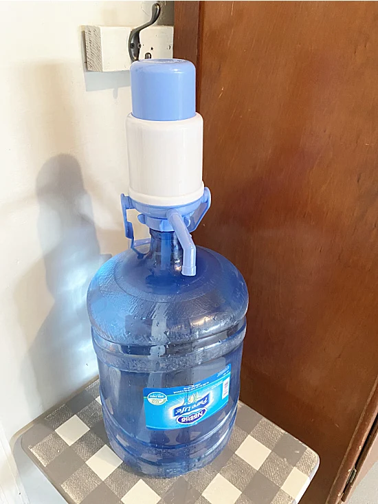 5 liter water bottle with pump