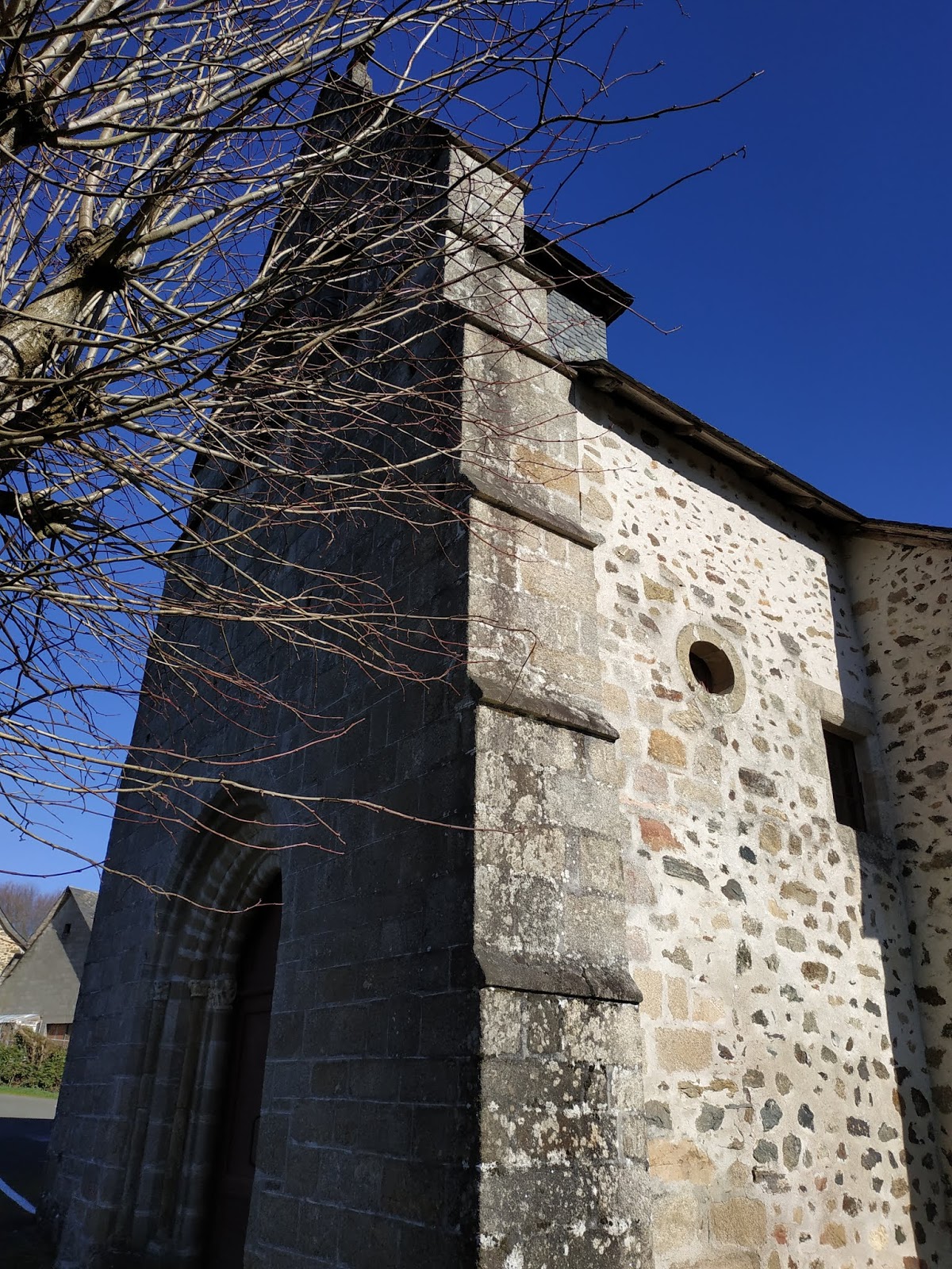 LA FRANCE DES EGLISES FRANCE OF CHURCHES LADIGNACSURRONDELLES