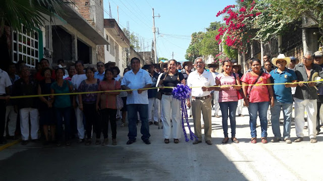 Entrega Gobierno Municipal pavimentación de calle Adolfo López Mateos