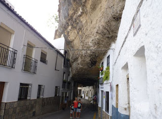 Setenil de Las Bodegas. Setenil de Las Bodegas.