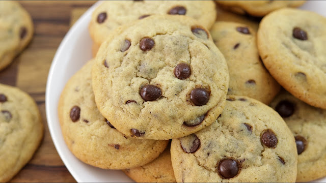 Soft and Chewy Chocolate Chip Cookies Soft and Chewy Chocolate Chip Cookies