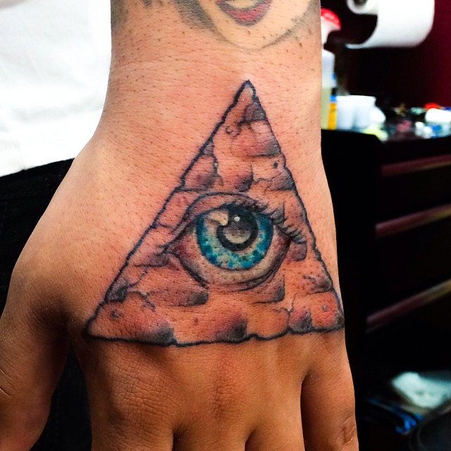   Tatuajes del ojo de la pirámide