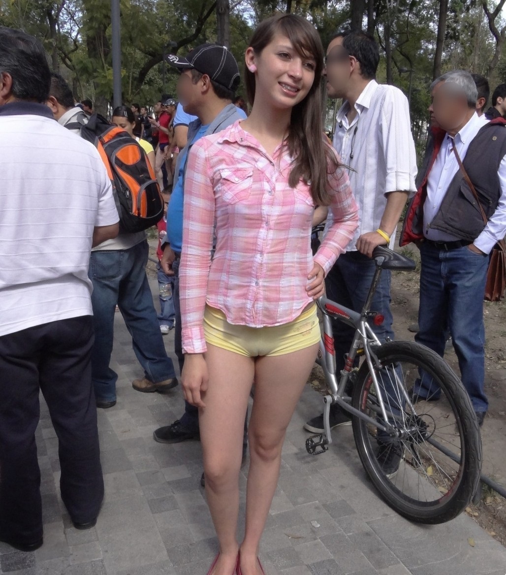 Candid cameltoe Candid cameltoe
