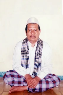 Biografi Prof. Dr. KH. Abdul Ghofur - Sang Kiai Seribu Solusi 