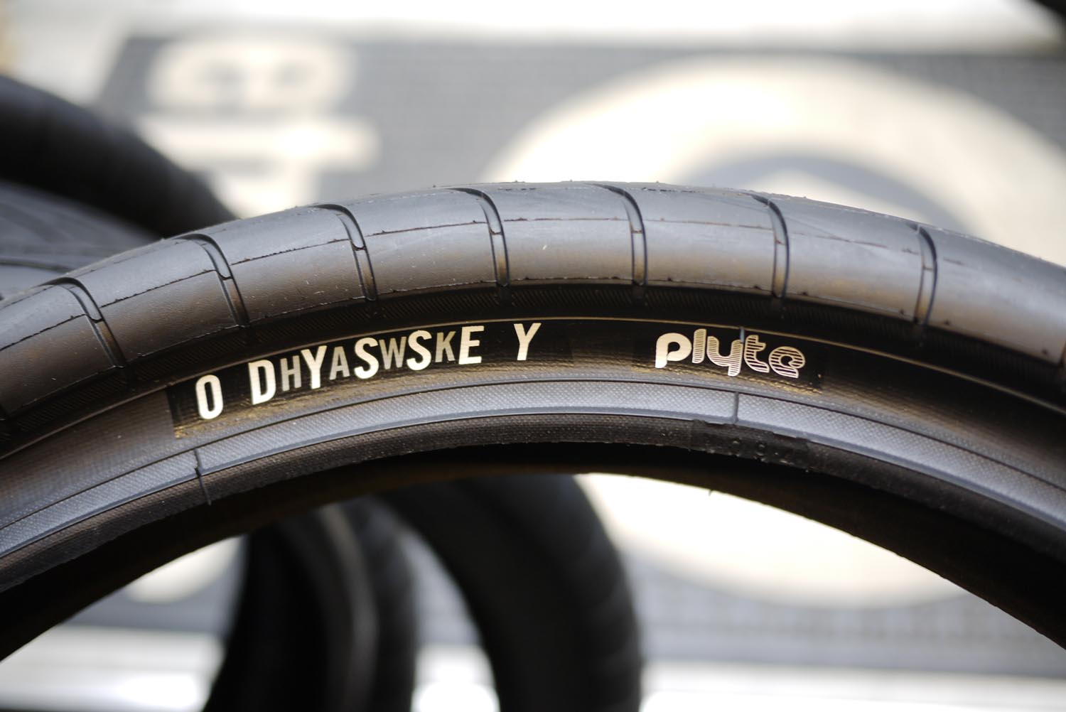 odyssey chase hawk tires