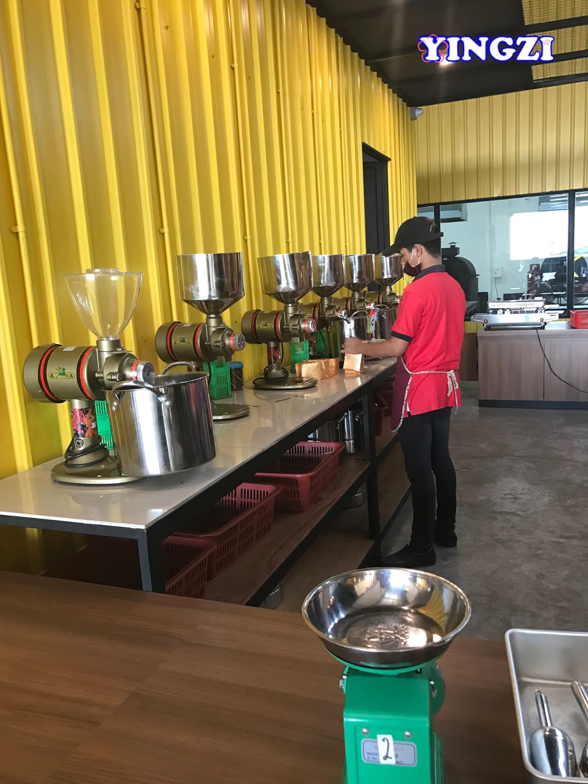 一步一脚印色彩 巴淡咖啡厂 70 Fahrenheit Koffie