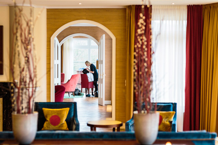Styled Shoot in der Penthouse Suite von Grand Kempinski Falkenstein, Frankfurt Hochzeitsfotografie Christina & Eduard Wedding Photography Mainz