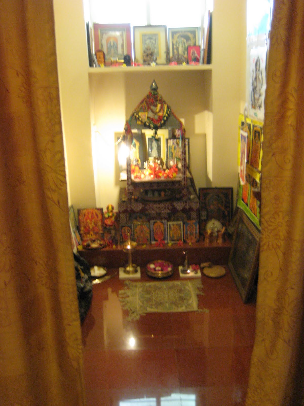 Hindu Prayer Room Design At Home ~ Pooja Puja Mandir Prayer Altar ...
