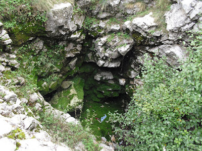 Η δρακότρυπα του Ασκίου όρους  