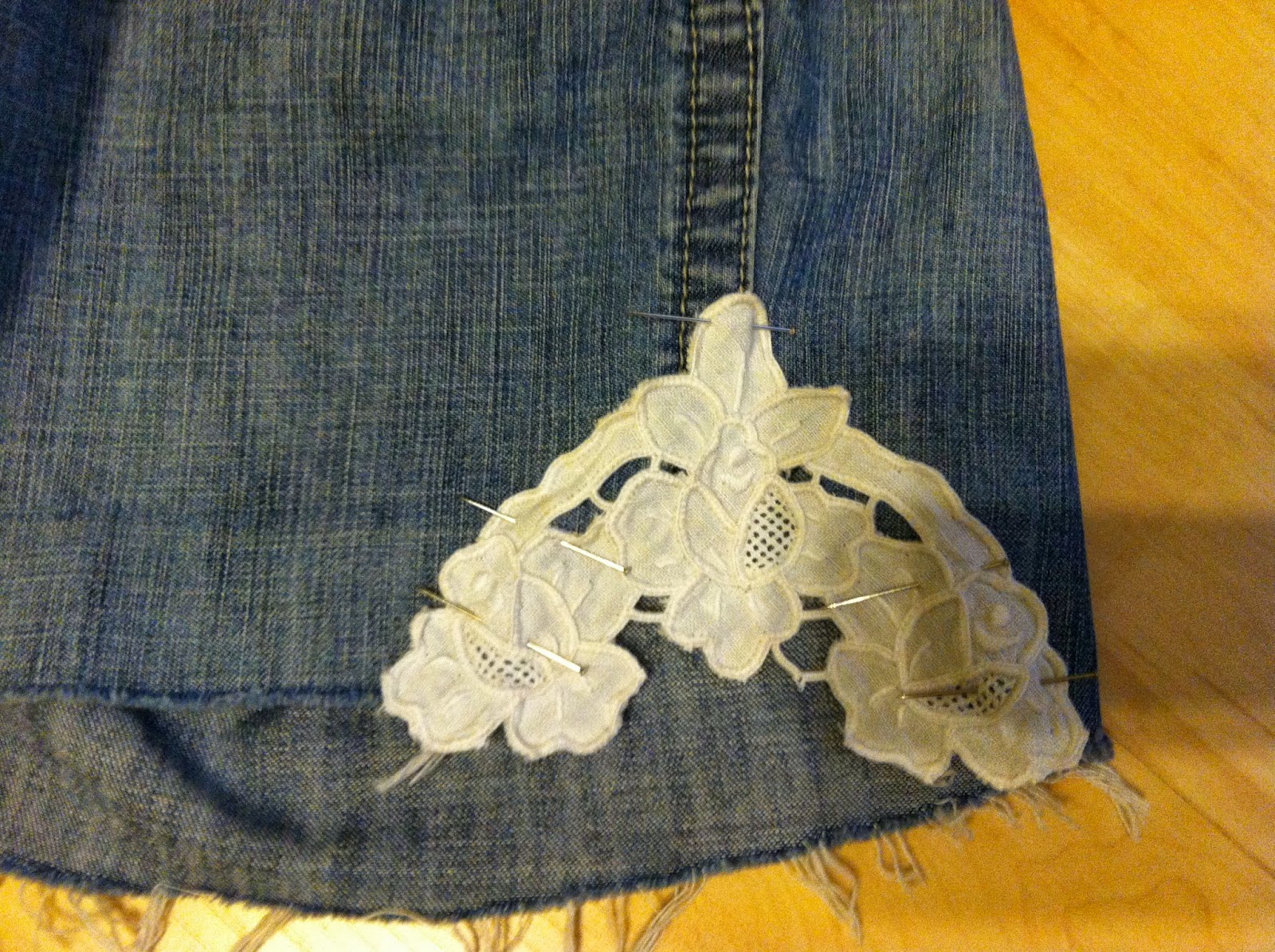 Ulterior Alterations: DIY: Lace Trim Shorts