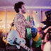 Um show de simpatia! Sebastián Yatra canta no meio dos fãs e  interage com público em festa privada no Rio de Janeiro! Confira show completo!