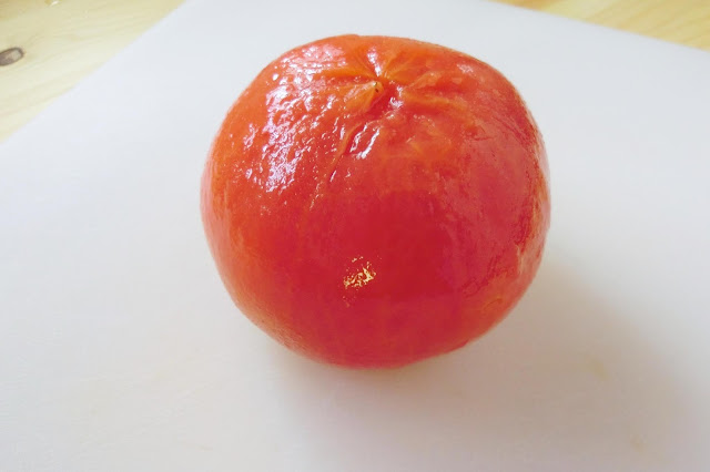 ツルンと簡単！トマトの皮の湯むきのやり方