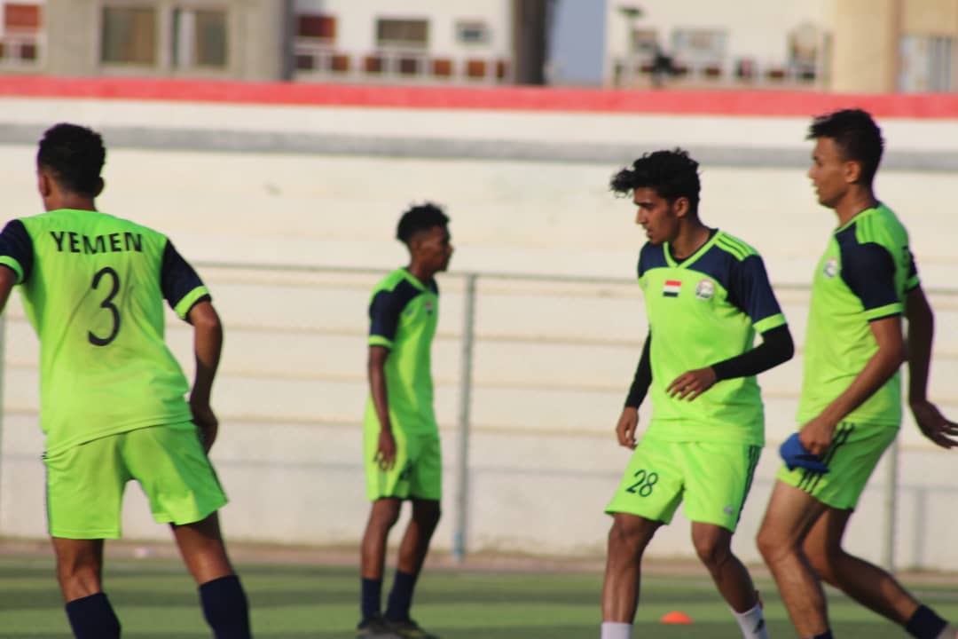 عمر الداحي المحترف اليمني في الدوري المصري الممتاز يصل الى معسكر المنتخب اليمني الأولمبي في المهره