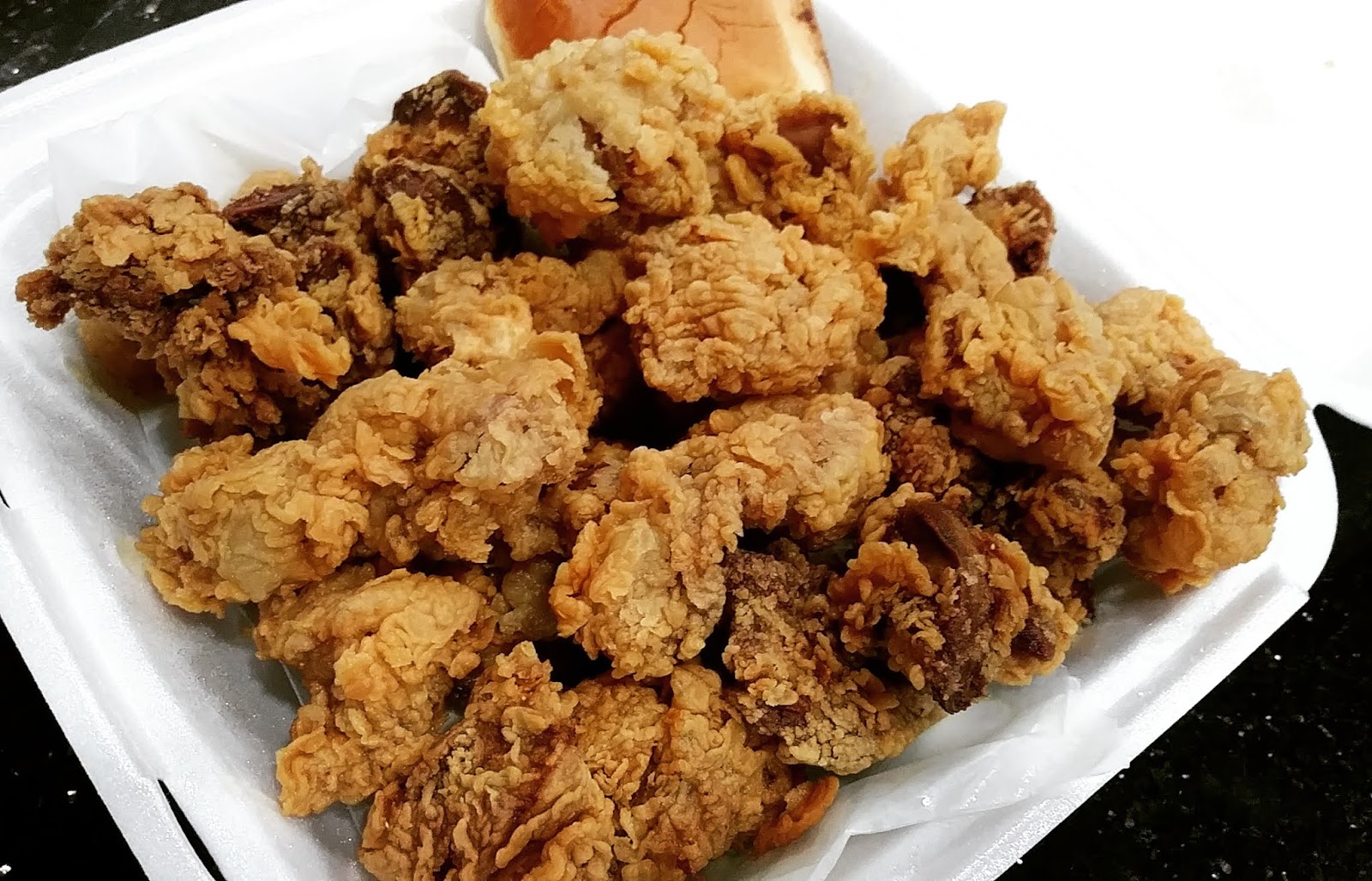 FRIED CHICKEN LIPS Mama's Chicken & Seafood