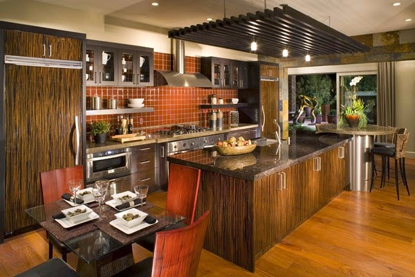 Kitchen with furniture in two colors