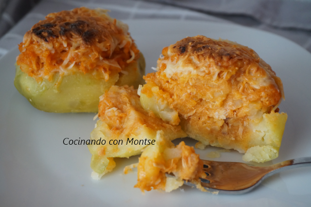 Patatas rellenas de atún y queso