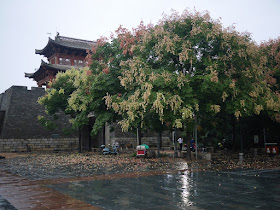 Yongjin Gate after a thunderstorm in Ganzhou