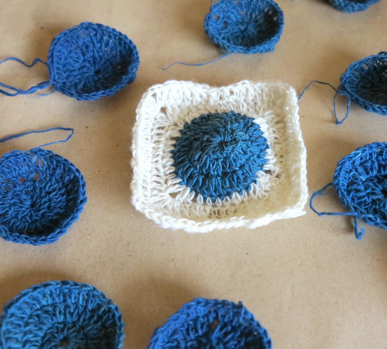 ByHaafner, hemp yarn, crochet circles, 