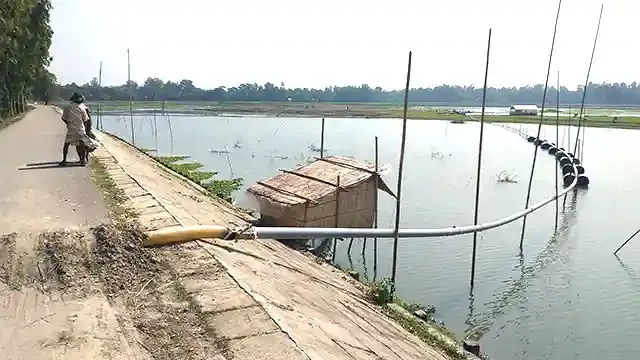 দেওয়ানগঞ্জে লাগামহীন ভাবে চলছে অবৈধভাবে বালু উত্তোলনের ড্রেজার