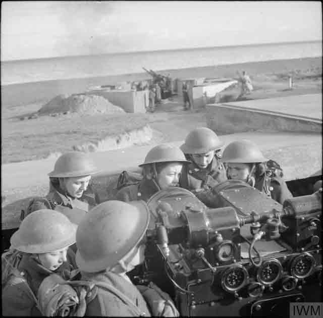 ATS gunners, 23 October 1941 worldwartwo.filminspector.com