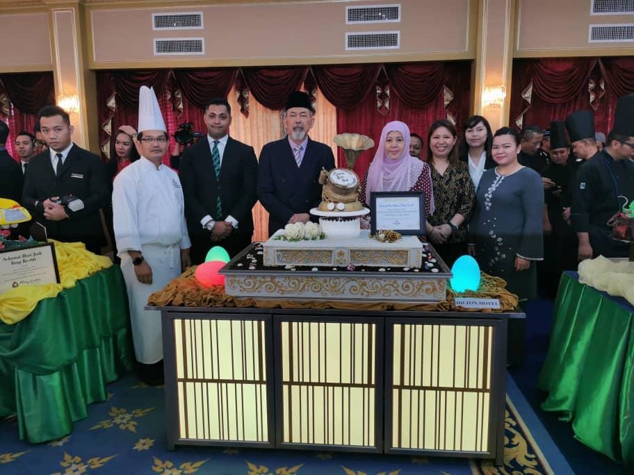 Hilton Kota Kinabalu Birthday Cakes for TYT`s 66th Birthday