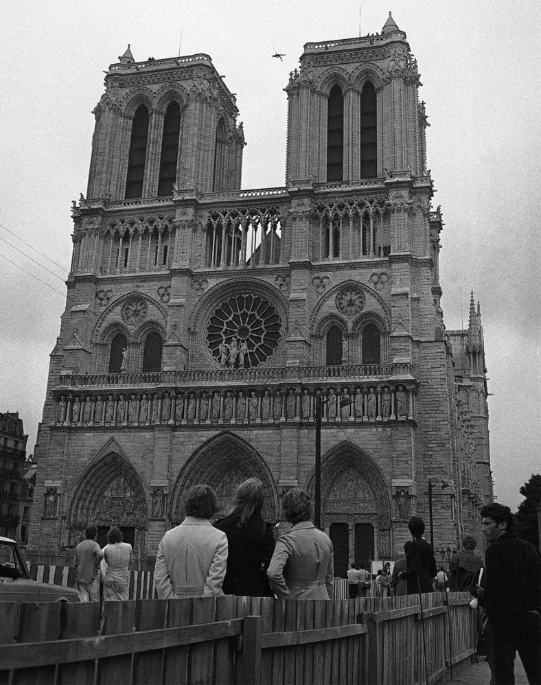 Incredible Photographs Captured Philippe Petit Walking on a Wire