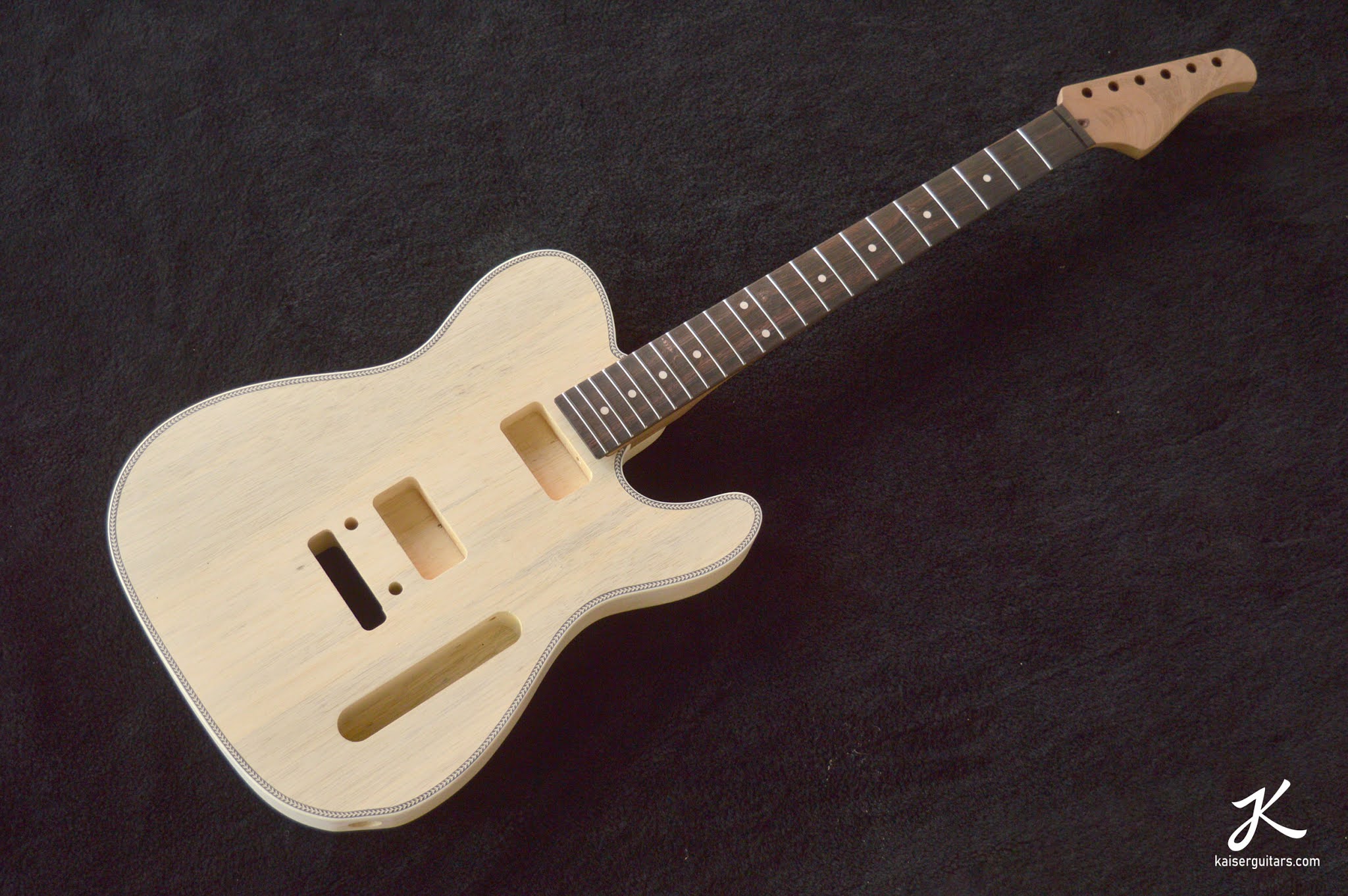 TL com Herringbone Binding Kaiser Guitars Corpos e braços usinados