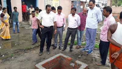 डुमरिया प्रखंड का औचक निरीक्षण Surprise inspection of dumariya block, anj news media