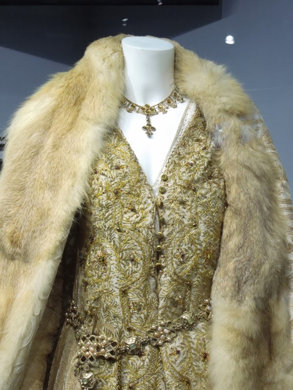 lea seydoux robin hood hollywood movie costumes and props l 233 a seydoux s royal lea seydoux robin hood hollywood movie costumes and props l 233 a seydoux s royal