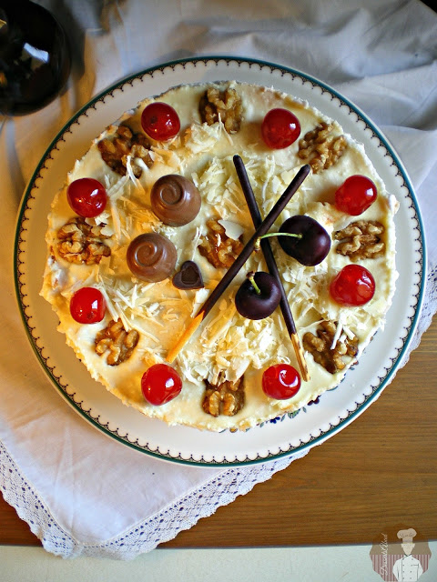 Pastel frío de cerezas con chocolate blanco y dos quesos {Sin horno}