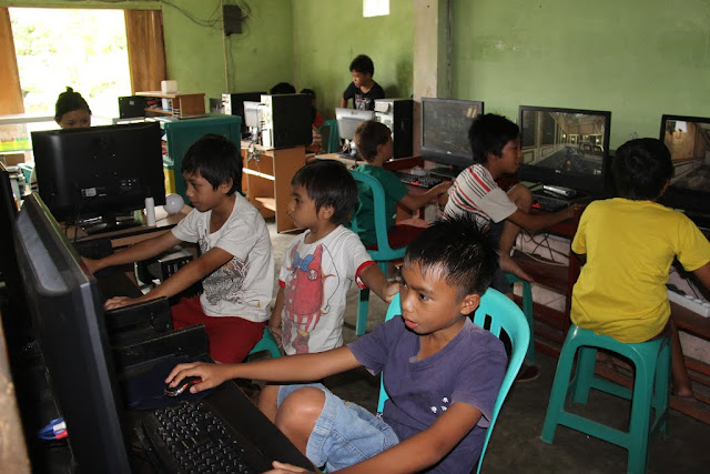 Bun, Jangan Dilarang Sepenuhnya Anak Pegang HP dan Tau Internet, Kerena Anak Bisa Jadi Gaptek