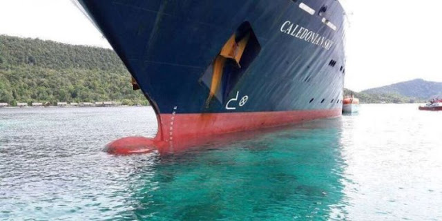 Hancur Sudah 1.600 Meter Persegi Terumbu Karang di Raja Ampat Dihamtam Lambung Kapal Inggris Hancur Sudah 1.600 Meter Persegi Terumbu Karang di Raja Ampat Dihamtam Lambung Kapal Inggris