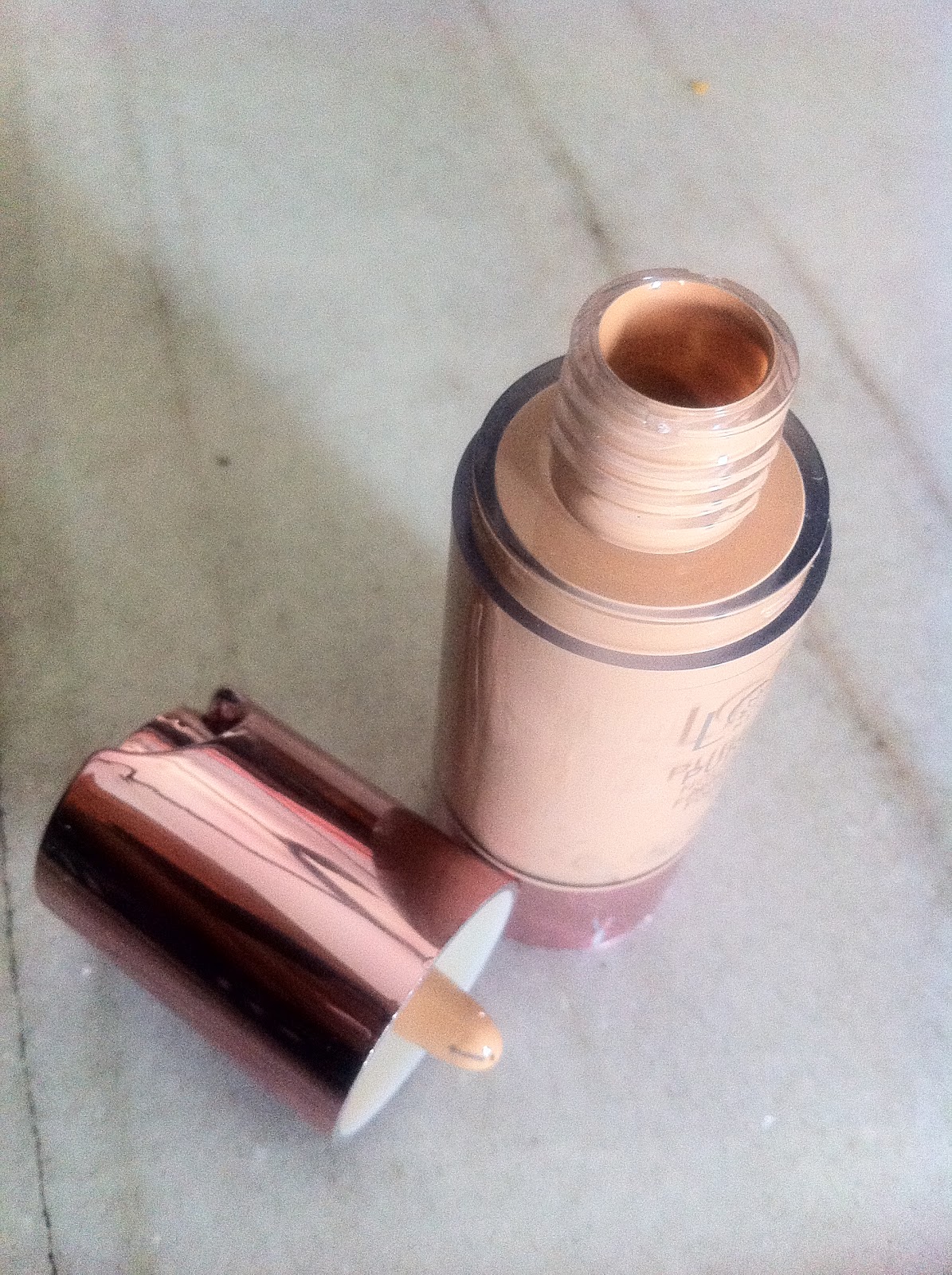 Pout Pretty Beauty, Makeup and Everything That's Pretty! Lotus Herbals PureStay Foundation