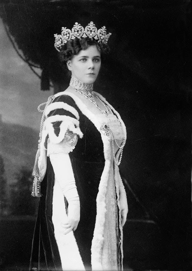 From Ethel Barrymore to Viscountess Nancy Astor, Here Are