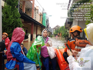 BNPB Gelar Pasukan Atasi Banjir Jabodetabek BNPB Gelar Pasukan Atasi Banjir Jabodetabek