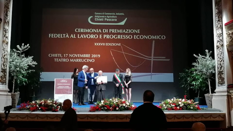 Diploma di Benemerenza della Camera di Commercio a Rocco Tucci