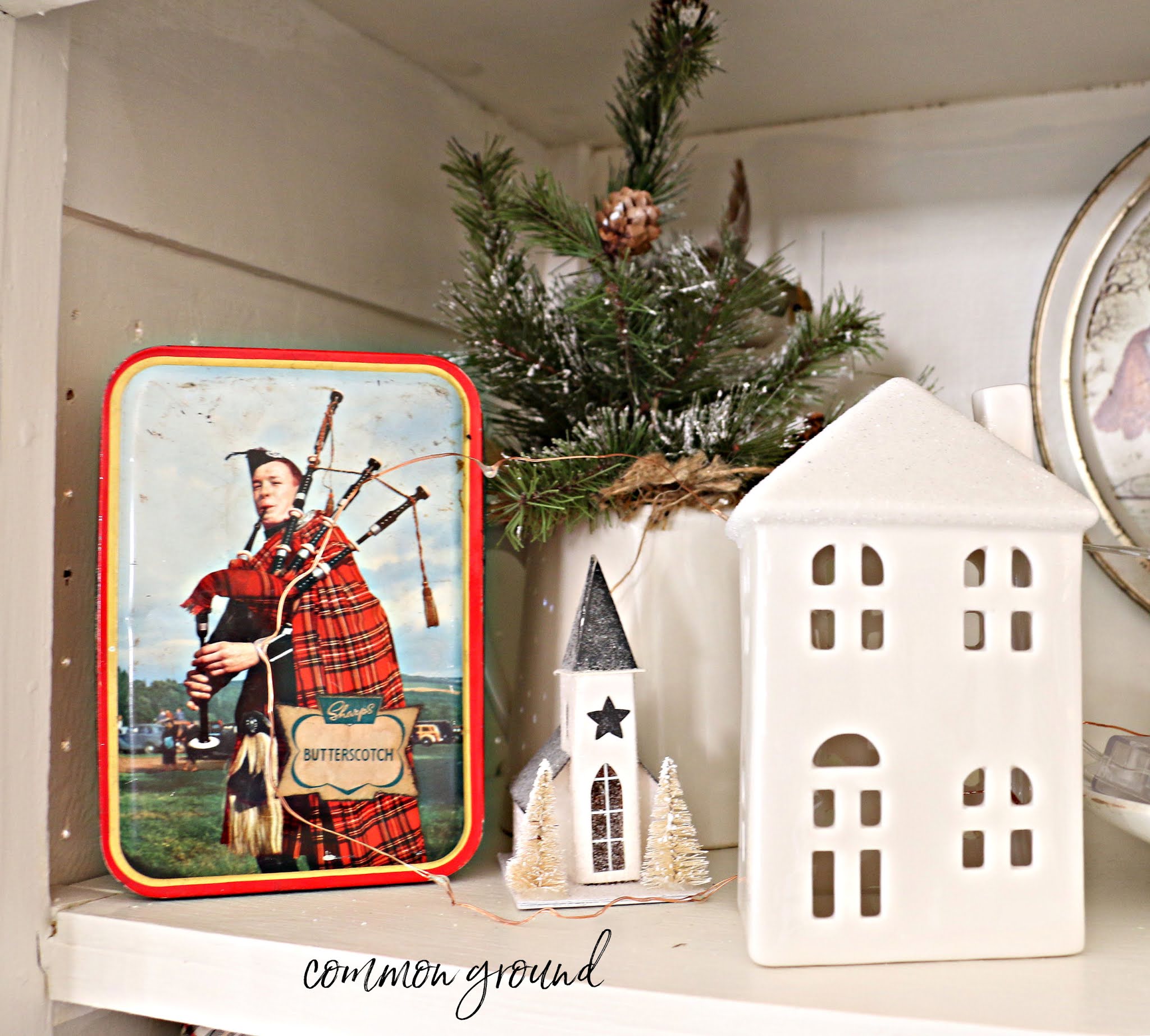 common ground : Vintage Christmas Ornament Boxes