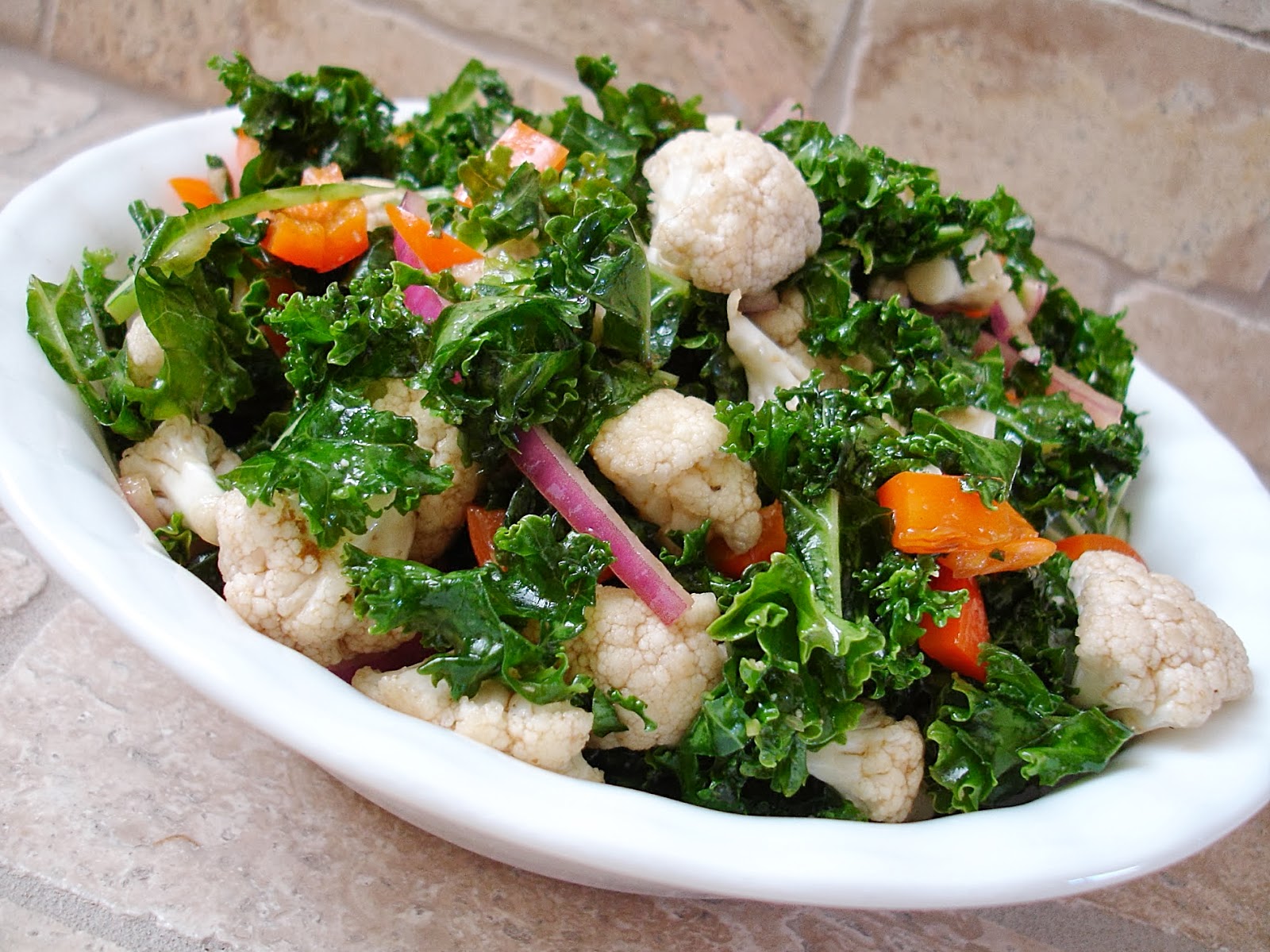 Destination santé: Salade de kale de Noël et...Joyeux Noël à tous un
