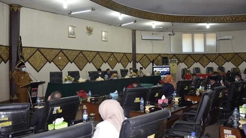 Rapat Paripurna DPRD Kota Padang dengarkan Penyampaian Wako Terkait Ranperda Pertanggungjawaban APBD 2020