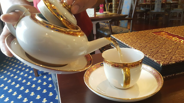 food blogger dubai thai benjarong dusit lemongrass tea