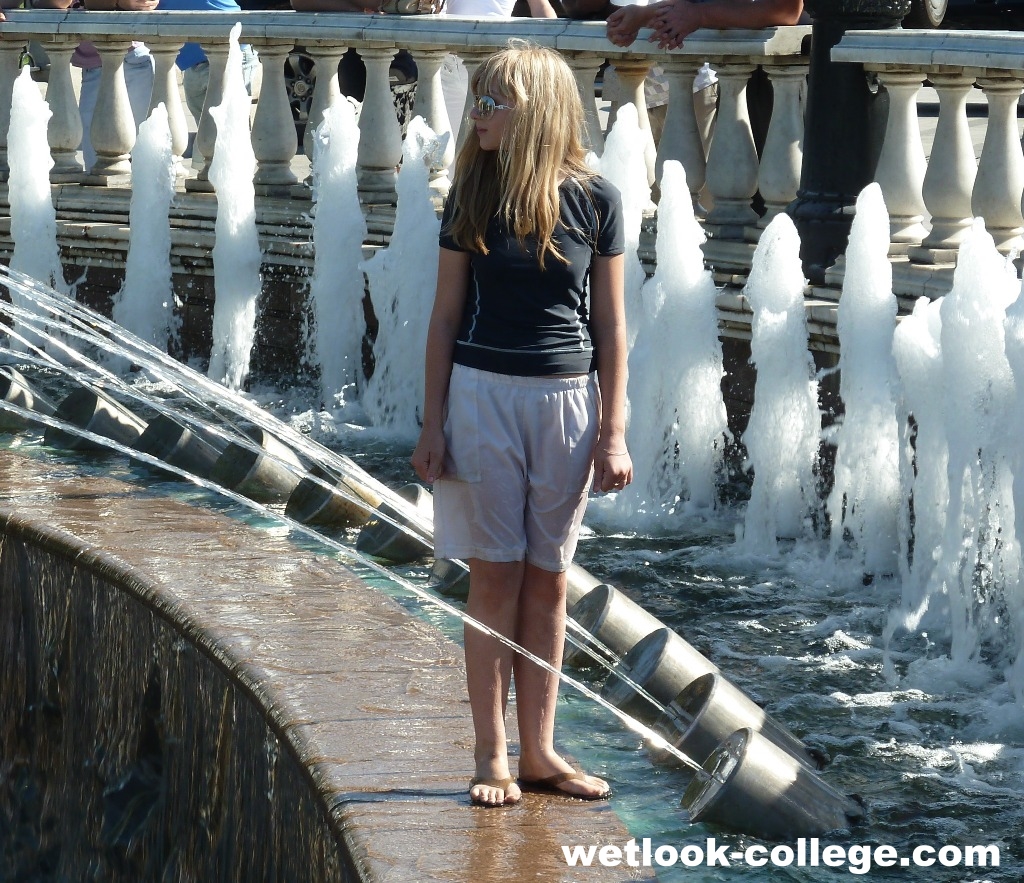 Wetlook And Candid College Girls Candid Fountain Girls Some Photos My