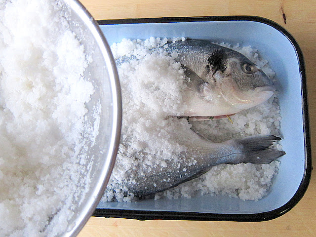 Genussbereit: Karfreitags-Fisch: Dorade in der Salzkruste