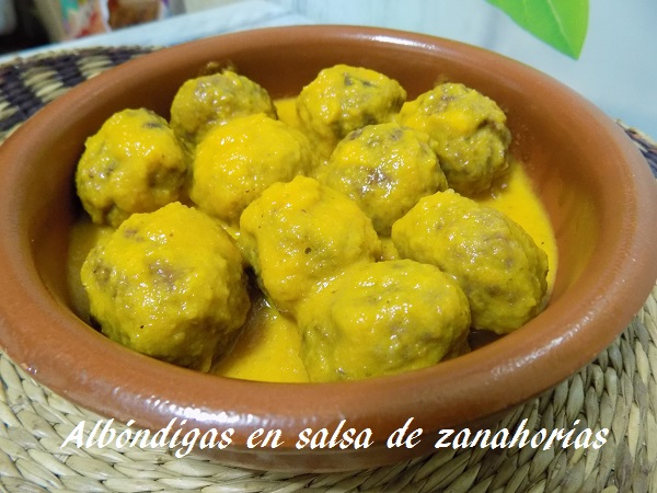 Albóndigas en salsa de zanahorias